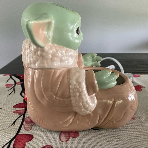 Disney Star Wars Grogu Scentsy warmer - Picture 8 of 10